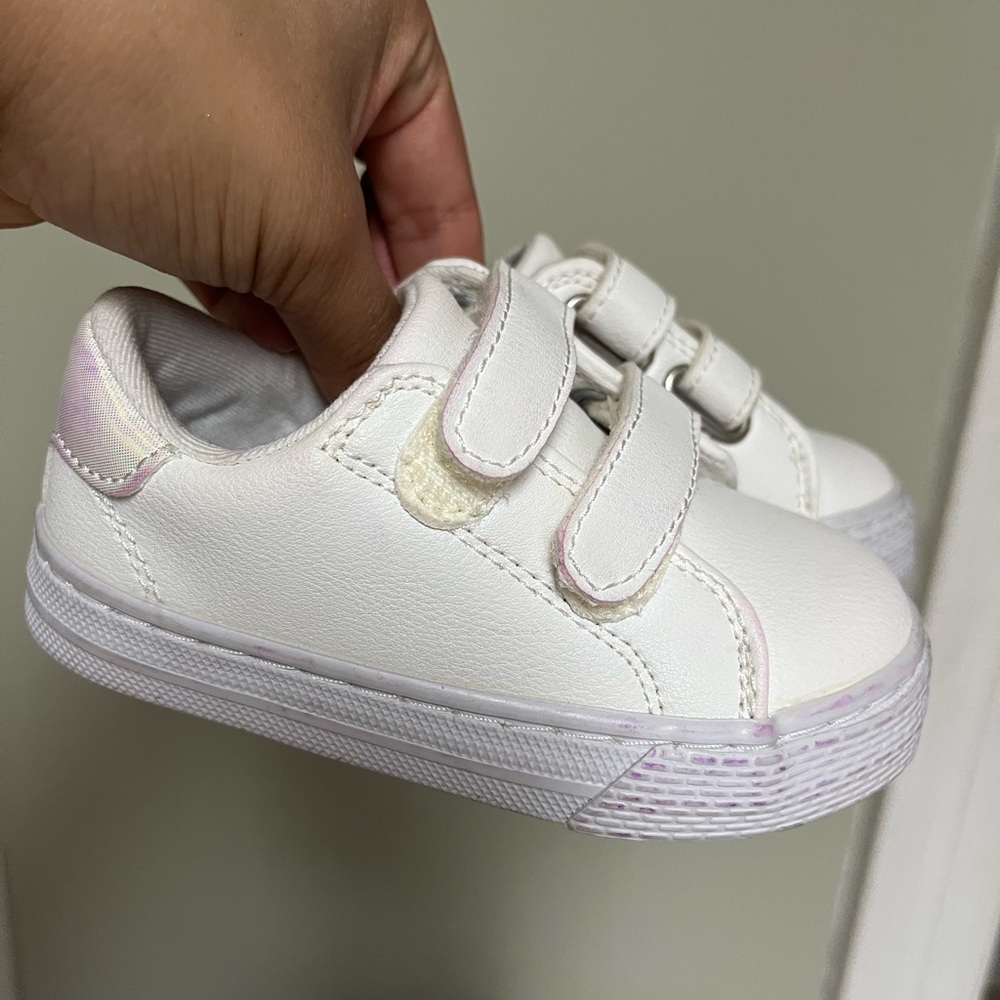 White toddler size 6